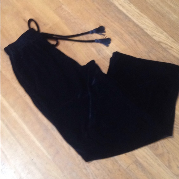 ❤️BOGO‼️Gorgeous wide leg velvet pants❤️ - Picture 3 of 4